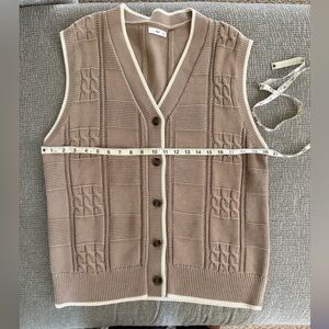 Aritzia TNA Knit Cabled Vest